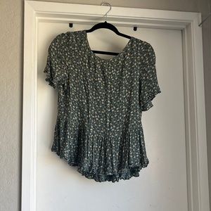 Boutique peplum top size medium